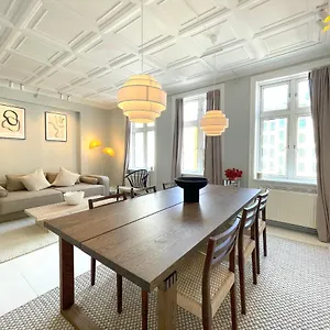  Apartment 2 Bedroom In Trendy Area